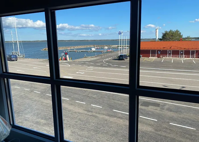 Sadama Majutus Triigi (Saare)