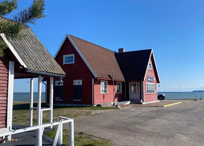 Sadama Majutus Triigi (Saare)